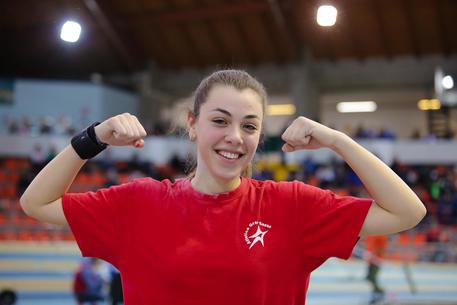 Teramo - Ludovica Montanaro (Atletica Gran Sasso Teramo) vince l'oro nel getto del peso con 14,23 metri agli Italiani Allievi Indoor