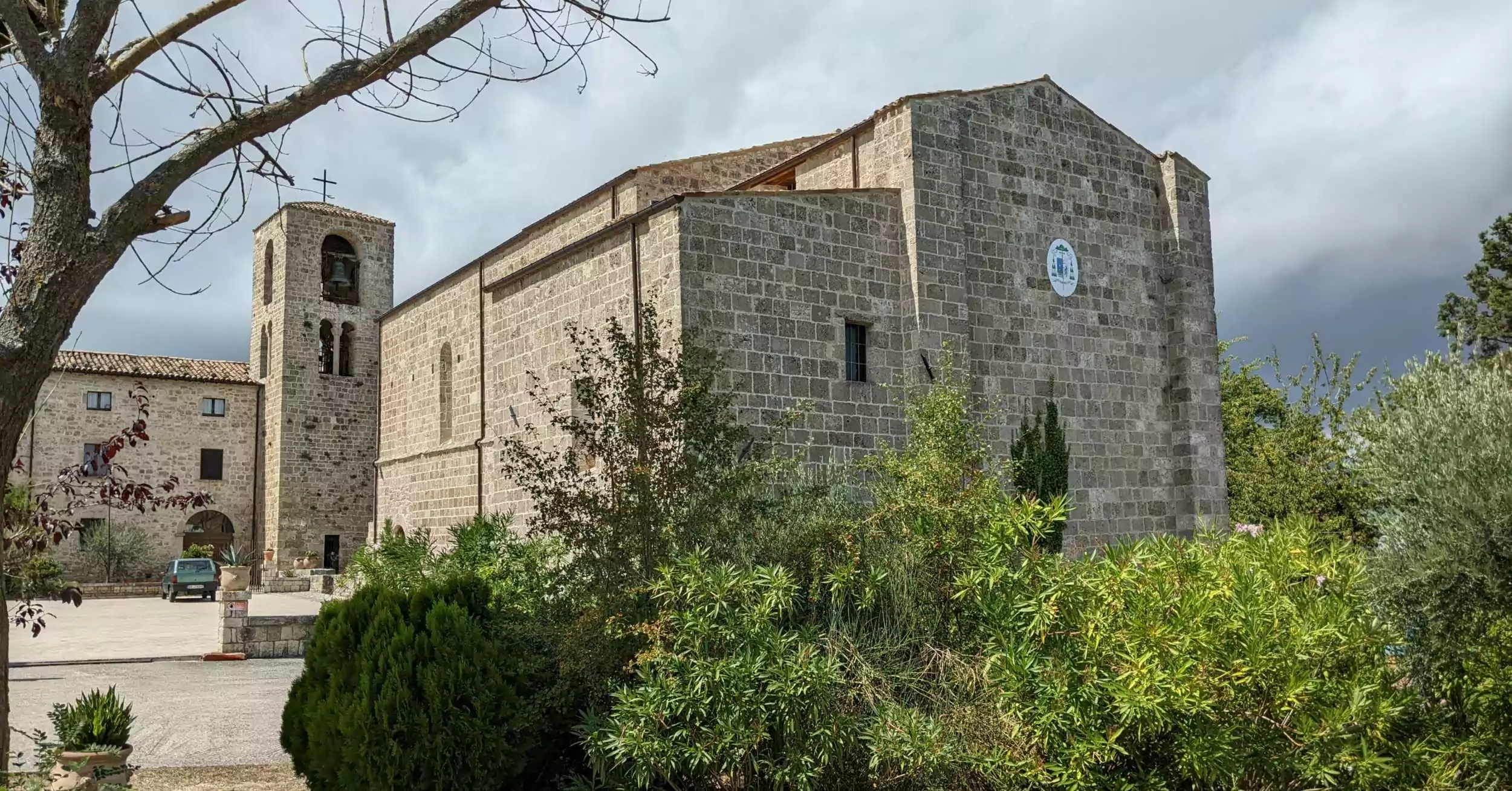 Abbazia-di-Santa-Maria-in-Montesanto-foto-Daniele-Ricciotti.webp