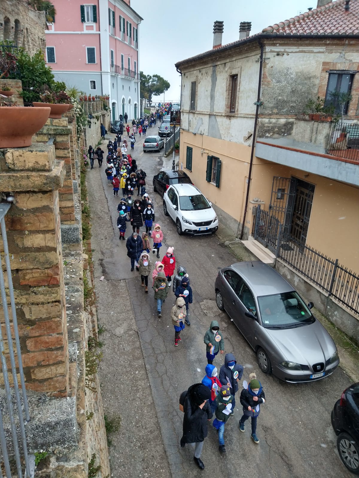 Canzano_corteo_dallalto.jpeg