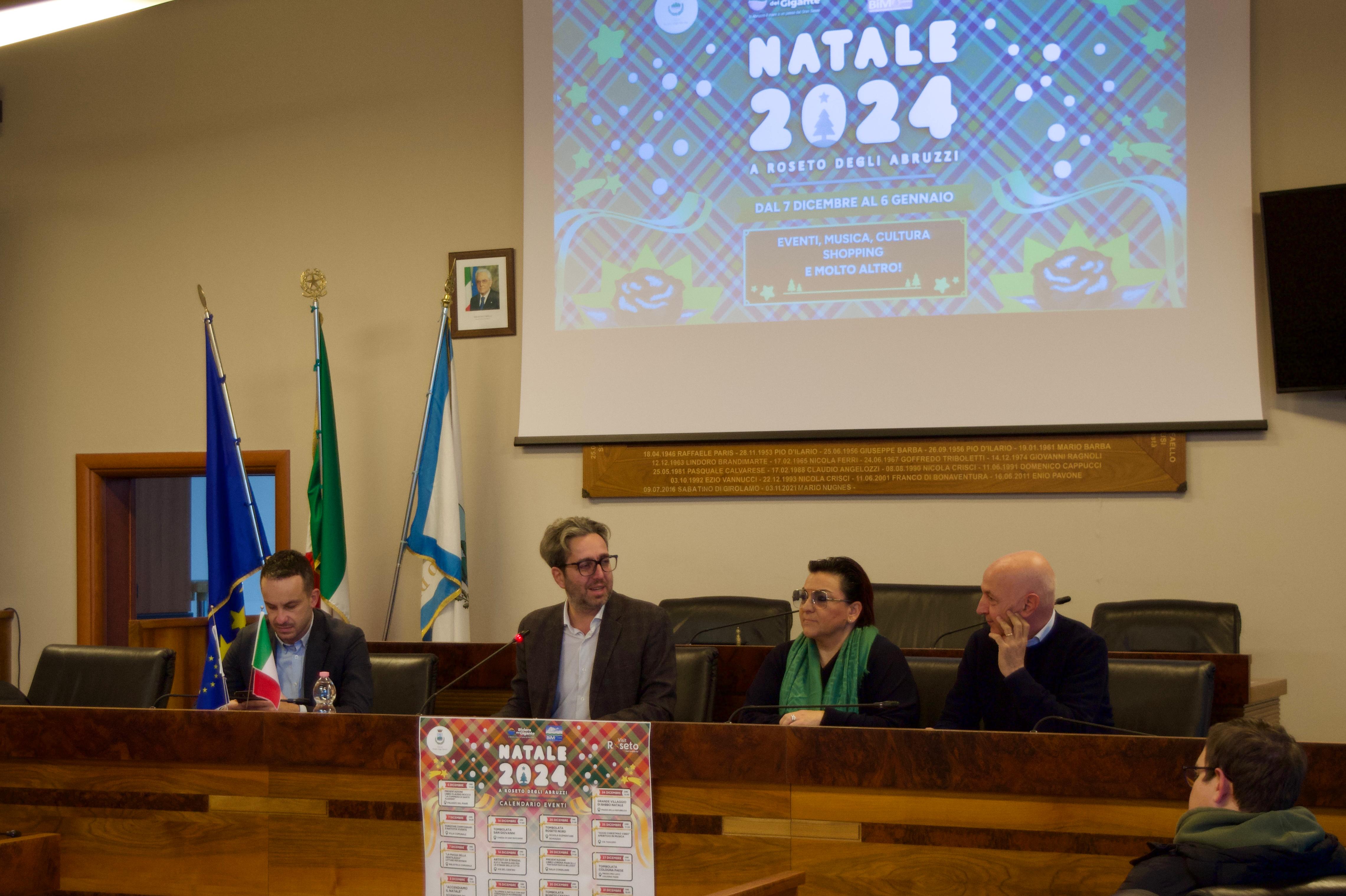 Conferenza_stampa_su_eventi_Natale.jpeg