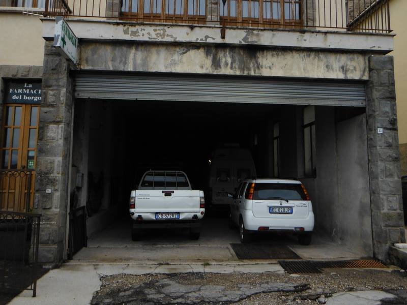 GARAGE-UFFICIO_POSTALE_PIETRACAMELA.jpg