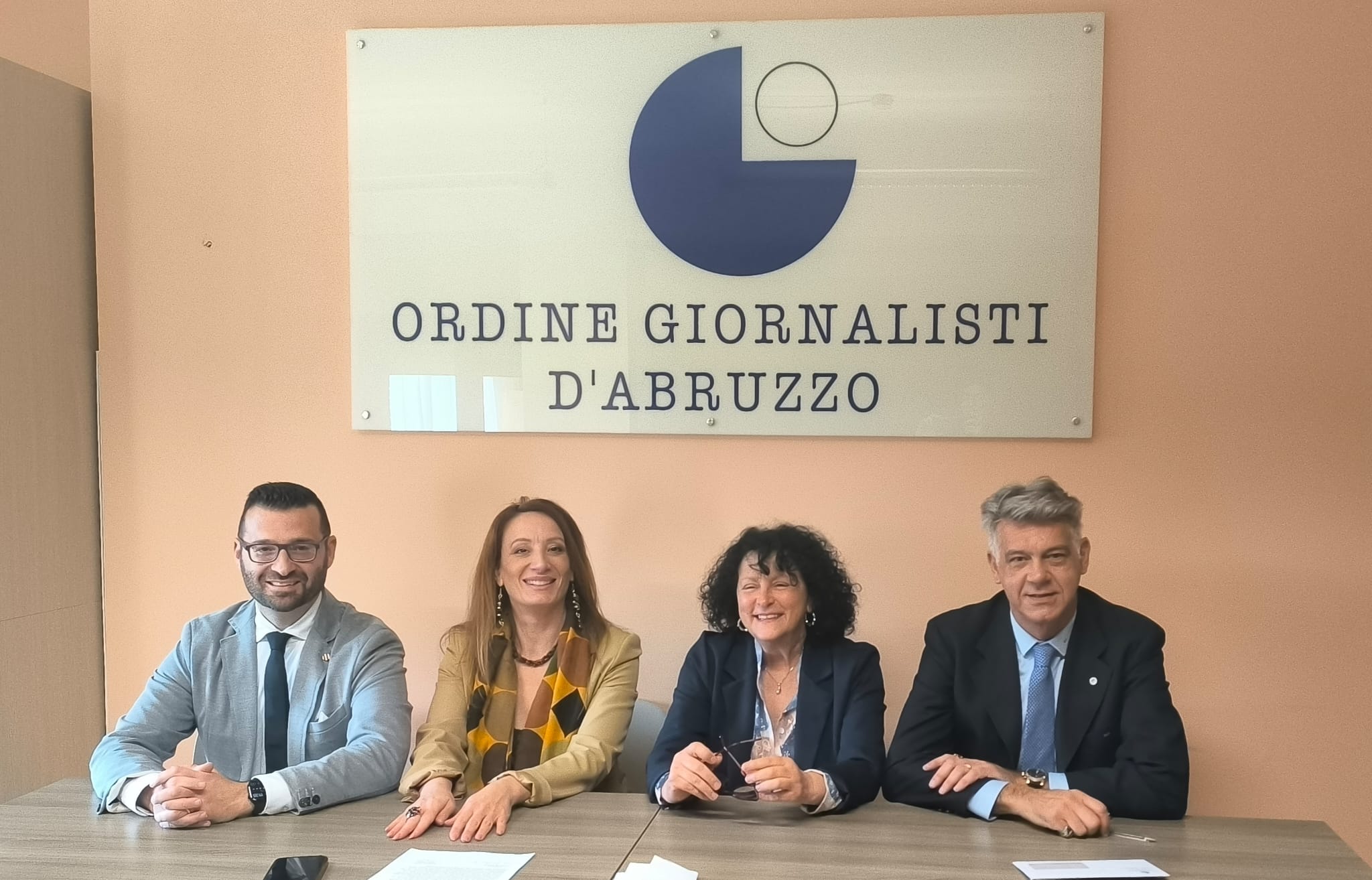 Insediamento_Consiglio_dellOrdine_dei_Giornalist_dAbruzzo-_da_sx_Dascoli_DOrazio_Marinucci_e_Imperiale.jpeg
