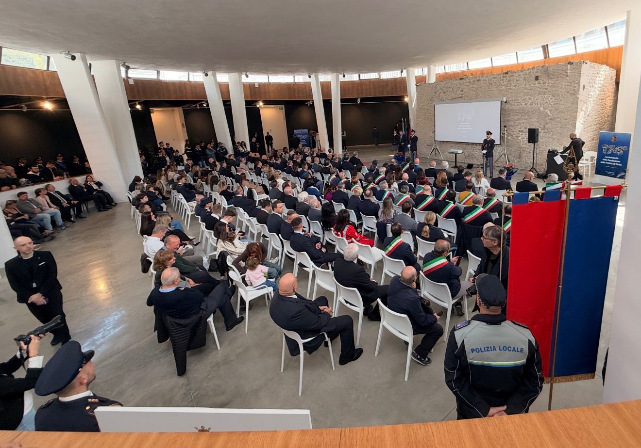 POLIZIAFESTA.jpeg