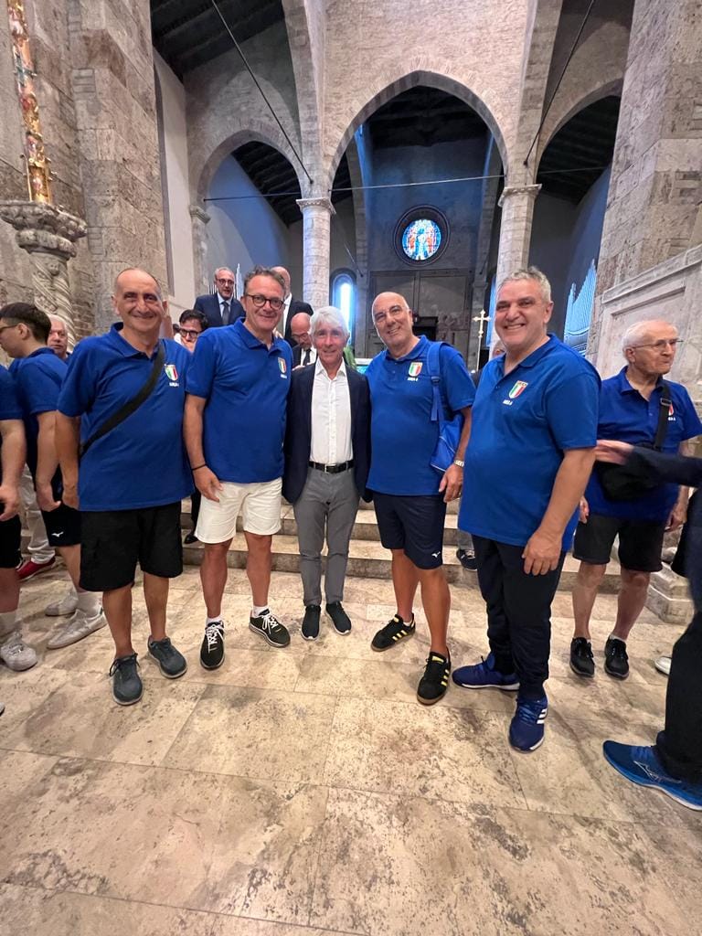 STAFF_TECNICO_LIONS_TERAMO_CON_IL_MINISTRO_ABODI.jpg