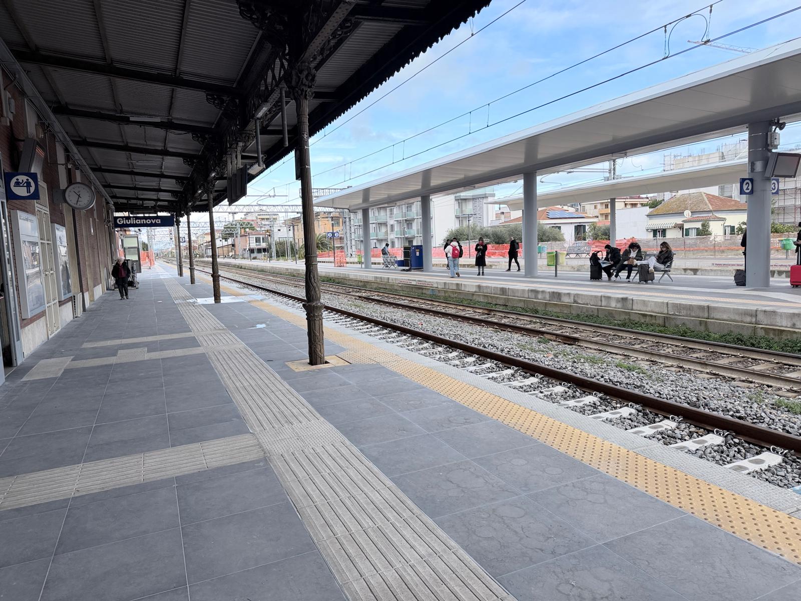 STAZIONE_GIULIANOVA.jpg