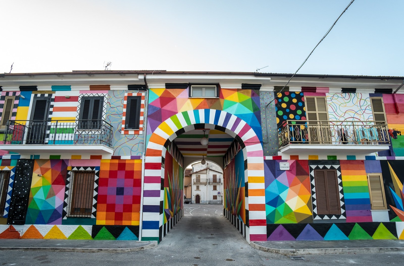 aielli-murales-okuda-hd.jpg