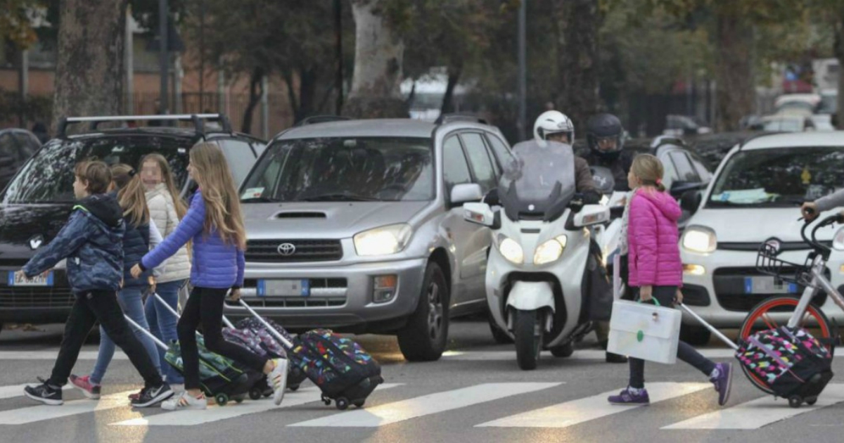 bambini bimbi auto scuola