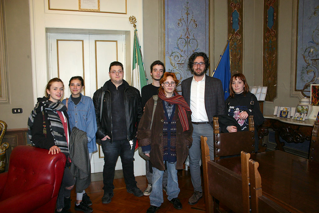 delegazione-di-studenti-del-liceo-artistico