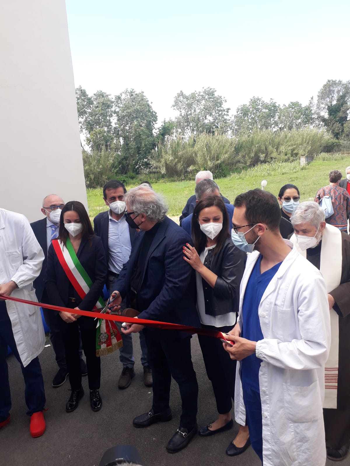 inaugurazione_stanza_degli_abbracci_rsa_giulianova_5.jpg