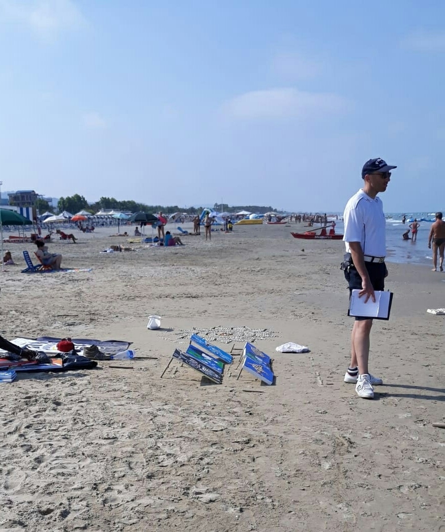 operazione antiabusivismo su spiaggia della Municipale di Giulianova