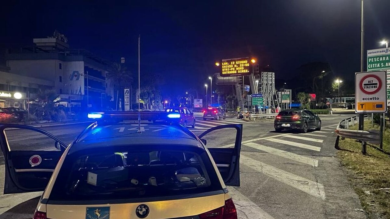 polizia_controlli_casello_autostrada_a14_città_santangelo.jpg