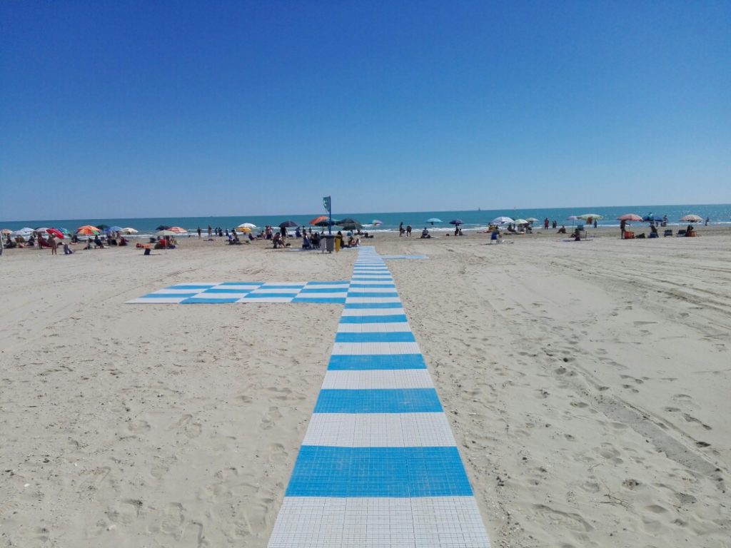 spiaggia libera a misura di disabile 1024x768