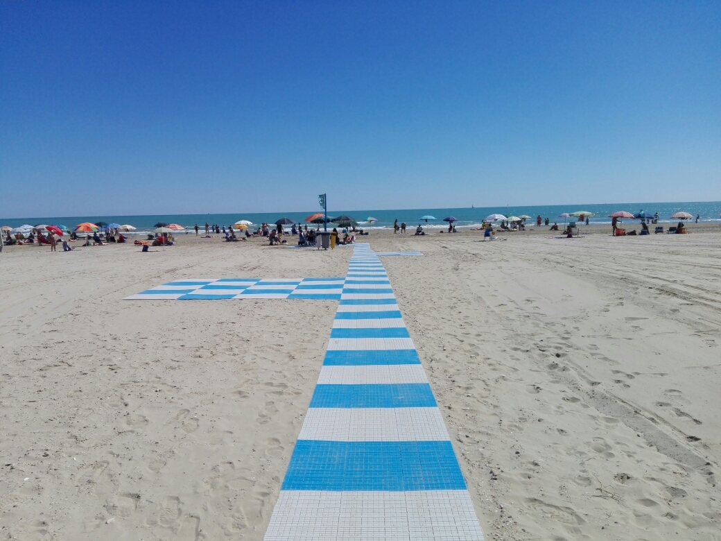 spiaggia libera a misura di disabile