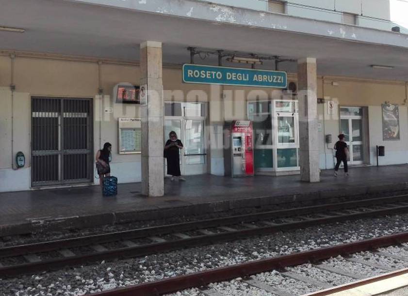 stazione-fs-roseto.jpg