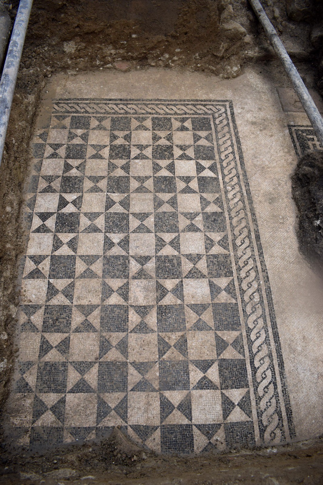 thumbnail_uno_dei_pavimenti_in_mosaico.jpg